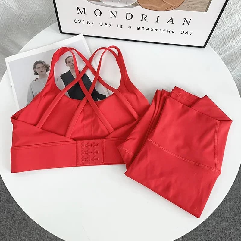 High-End Buckle Yoga Set – Seksowny Zestaw Sportowy Bra + Hip-Lift Legginsy