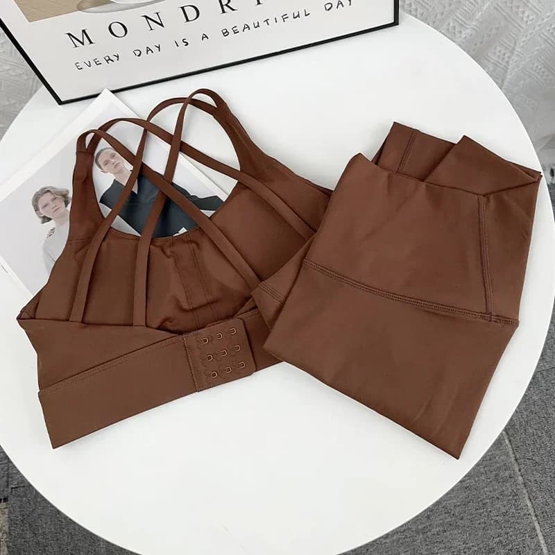 High-End Buckle Yoga Set – Seksowny Zestaw Sportowy Bra + Hip-Lift Legginsy